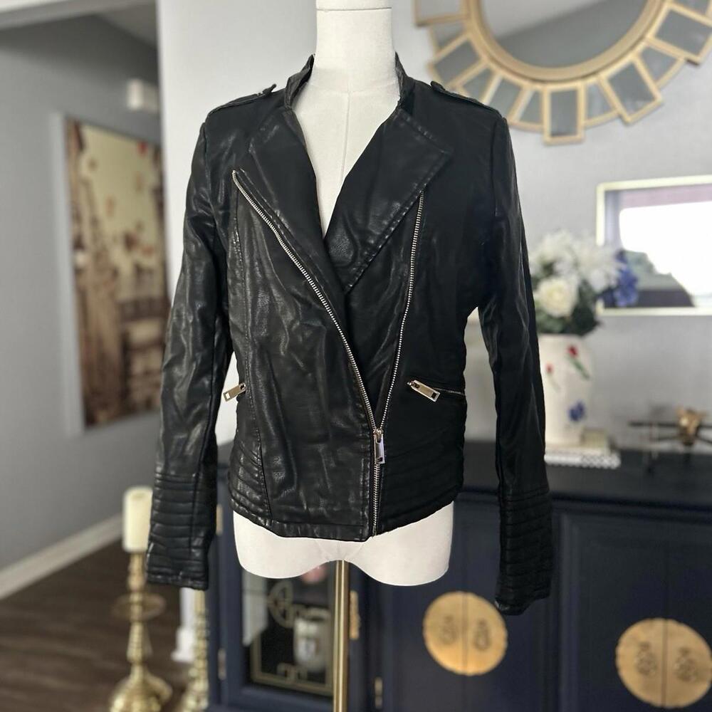 Philomena Petti Women’s Black Jacket - Size Medium, Zip Up, Faux Leather